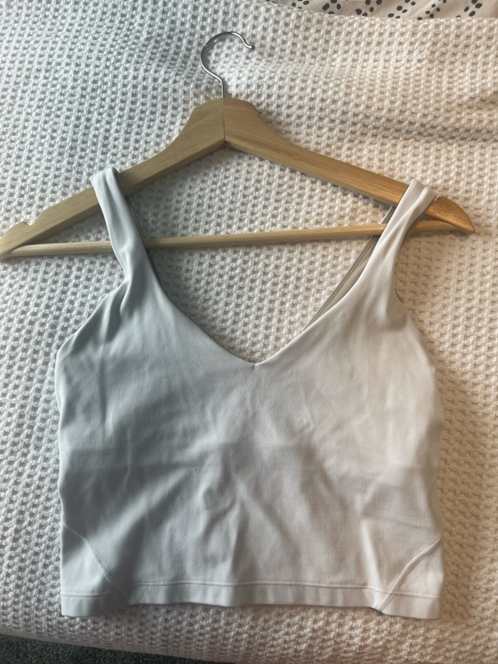 Women's lulu White V-Neck Crop Tank Top